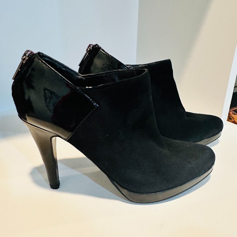 Bandolino Elegant Suede and Patent Leather High-Heel Ankle Boots, Size 7